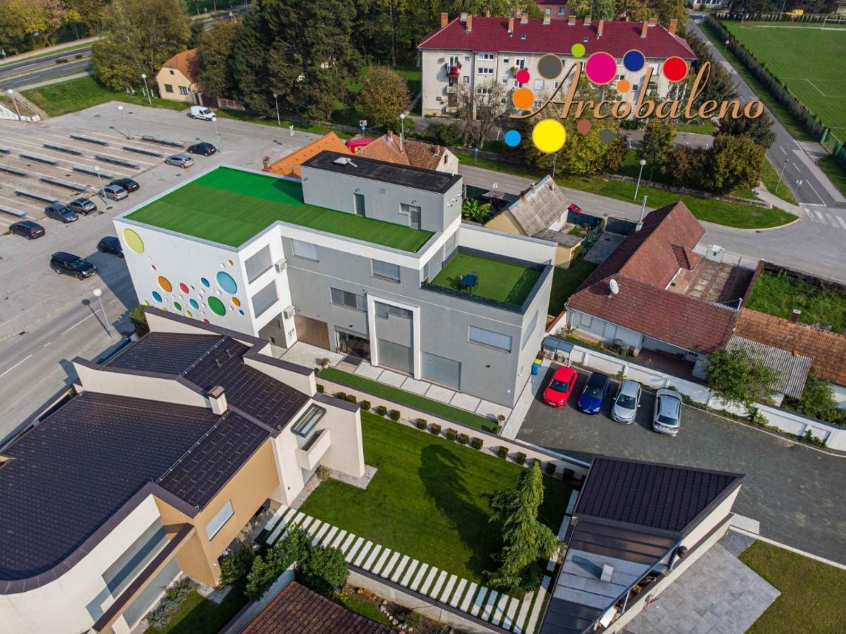 Arcobaleno Apartments & Rooms Βαράζντιν Εξωτερικό φωτογραφία